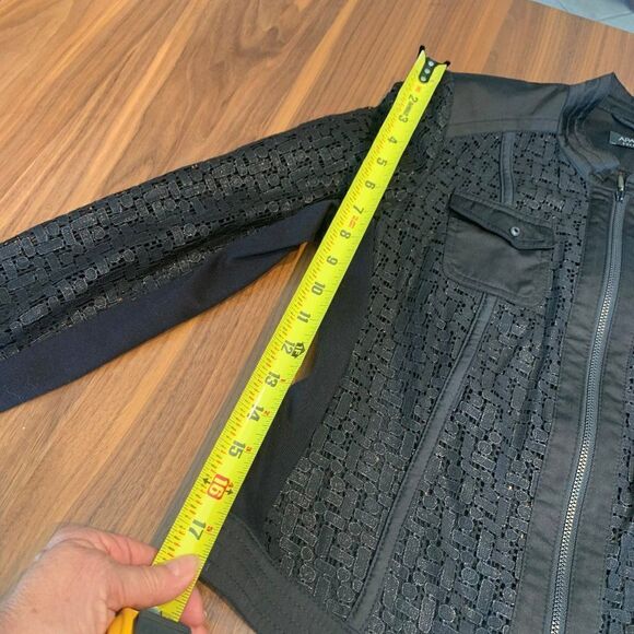 Apanage jacket, all lace, unlined, EUC, long sleeves, jean jacket inspired, zip - Picture 6 of 15